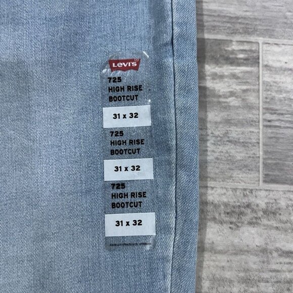 NEW Levis 725 High Rise Bootcut Jeans Stretch 31X32 Women Blue Jeans Denim - Picture 2 of 11